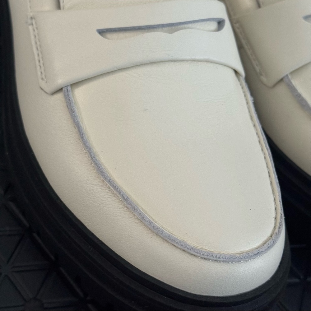 Quince Italian Leather Lug Sole Loafers in Bone with Black Soles Size 7 - Picture 7 of 16